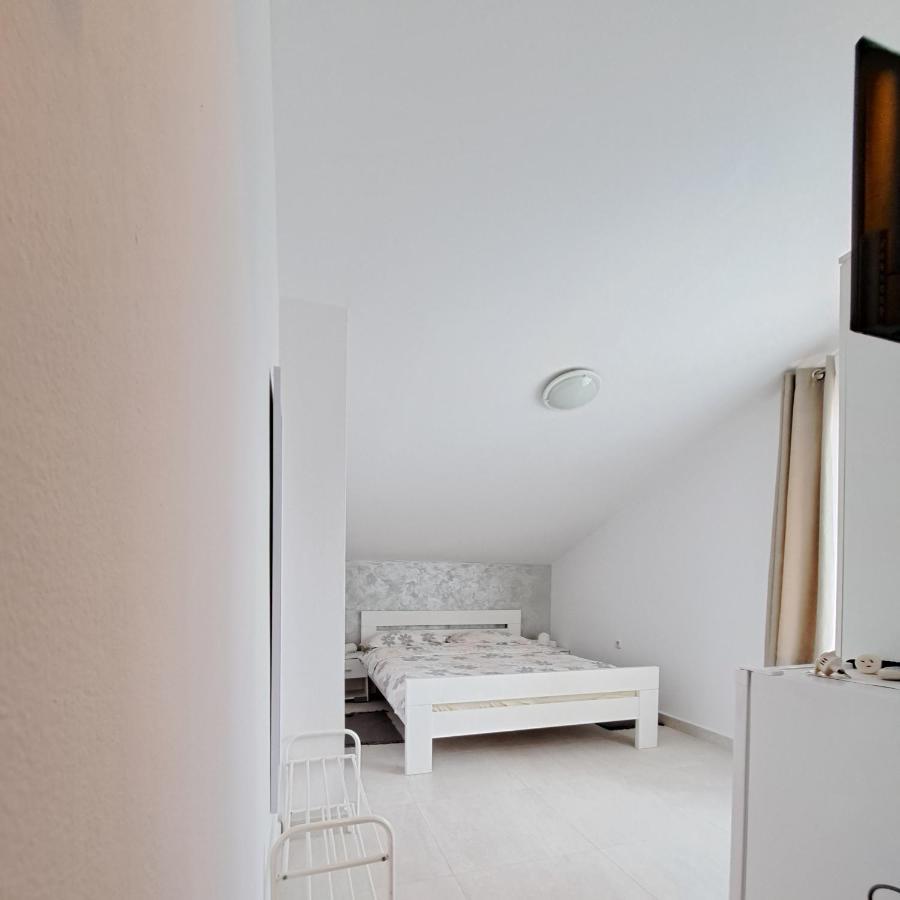 Sobe Rooms Tea Buje Exterior foto